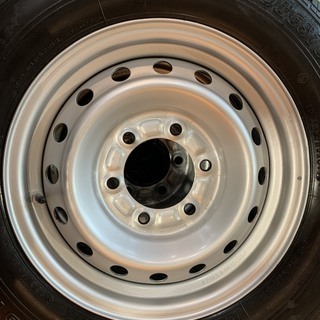 ダイナ純正ホイール 15×5J 6穴 タイヤ　ブリジストン　RD-613  195 / 70 R15　４本　ハブ径　１０６ｍｍ　発送サイズ　ヤマト便100kgサイズ　②