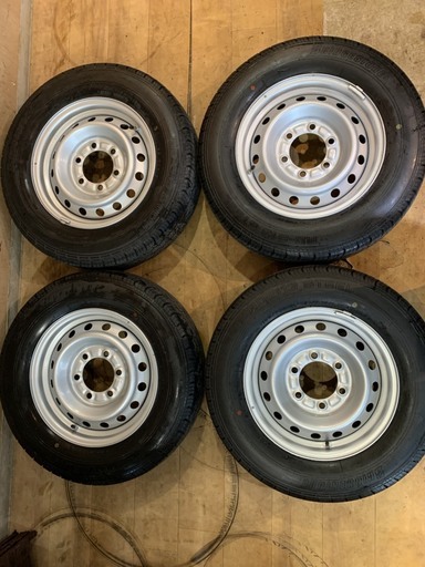 ダイナ純正ホイール 15×5J 6穴 タイヤブリジストンRD-613 195 / 70  