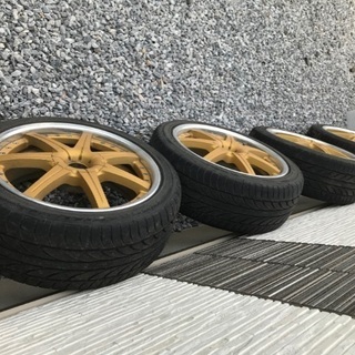 エボリューション インテンシブハンク 18インチ 4本セット バリ山