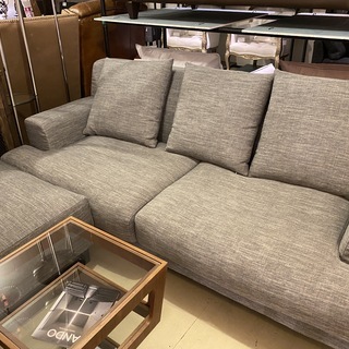 Armonia アルモニア ソファ オットマン付き クッション付き グレー 中古品 Armonia アルモニア ソファ オットマン付き クッション付き グレー