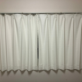 【小窓用】100×110 2枚組　ニトリ　遮光カーテン