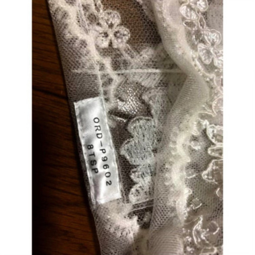 with a white ウエディング オフショルダーボレロ 