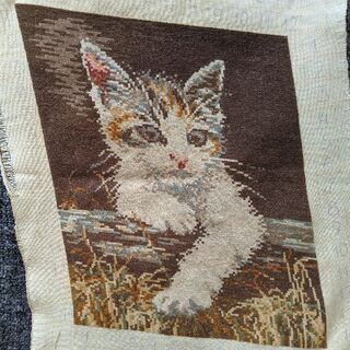 ヨーロッパ式刺繍絵タペストリー:  A Kitten