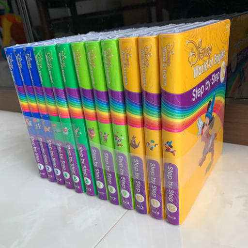 最新版　ブルーレイ　ステップバイステップ　ディズニー英語システム　ストレートプレイの内容含む・シングアロングの曲含む　極美品 リニューアル最新版 ブルーレイ ステップバイステップ ディズニー英語
