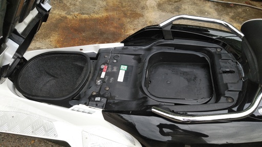 ⭐ヤマハマグザム250　SG17J　黒白　言わずと知れた高級ビッグスクーター　社外カウル　外装は割れや傷アリ　 ヤマハマグザム250 SG17J 黒白 言わずと知れた高級ビッグスクーター