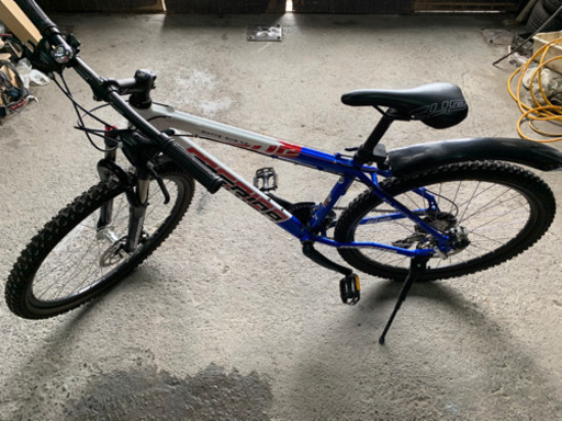 メリダ　マウンテンバイク　26インチ　スパイクタイヤ付き