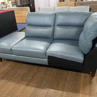 値下げ！本革！カウチソファーのセット外れ！新品です。ブルーグレー色！通常実売価格18万円する商品です！ 値下げ！本革！カウチソファーのセット外れ！新品です。ブルーグレー色