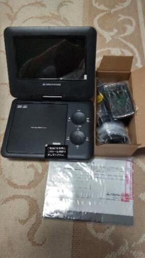 ポータブルDVDプレーヤー