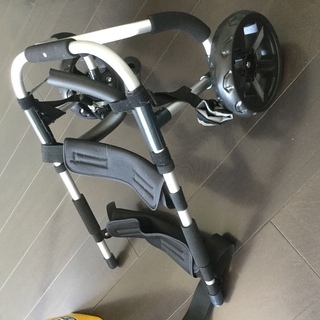 新品 未使用 中型犬用 犬用車椅子.その他犬用グッズをおつけし