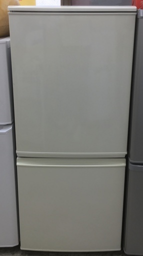 １人～２人暮らし向け　シャープ　冷蔵庫　2013年製　137L　SJ-14Y-W　（Ｗ33）