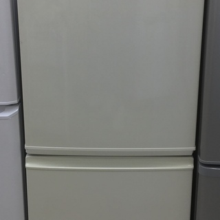 １人～２人暮らし向け シャープ 冷蔵庫 2013年製 137L SJ-14Y-W （Ｗ33 