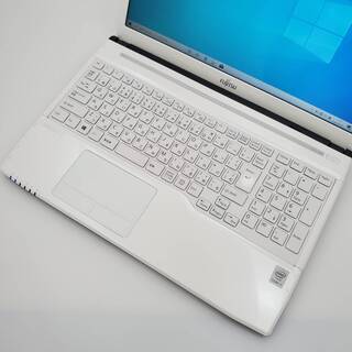 富士通 Coorei7 メモリ8GB SSD256GB ノートパソコン