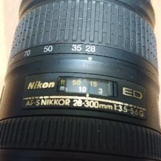 美品！NikonD5300とNikon純正レンズ28-300㎜ 他周辺アクセサリー付きの 