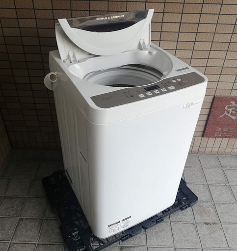 ◼️決定済■美品■2018年製■シャープ 4.5kg 全自動洗濯機 「ガンコ汚れ」＆「おしゃれ着」コース搭載 ES-GE4B