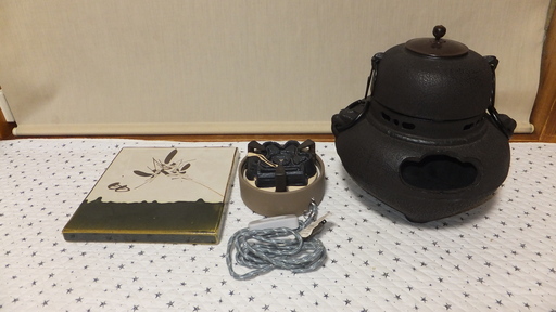 早い者勝ち！鉄製茶釜セット【未使用】（遠赤外線 電熱器 五徳ありのヒーター付き）