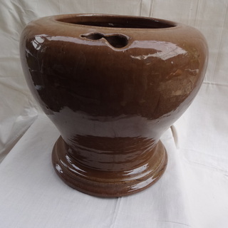 丸型火鉢（茶色・陶器製）