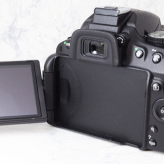 S数わずか703回○手ぶれ補正○Wi-Fi転送○カメラバック○ニコン D5100