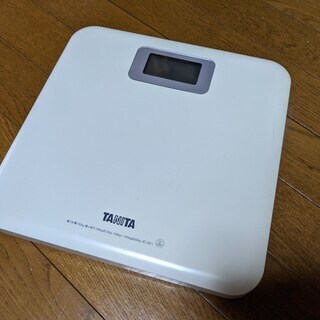 【無料引取希望】タニタ　体重計　HD-661