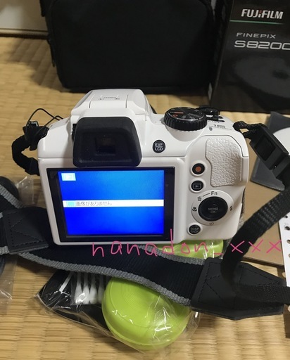 FinePix S8200デジタルカメラ白⭐︎取引中⭐︎