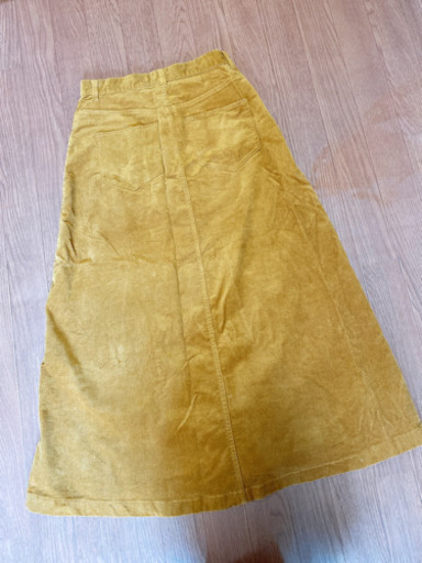 Guコーデュロイスカート ぶん 足立のスカートの中古 古着あげます 譲ります ジモティーで不用品の処分