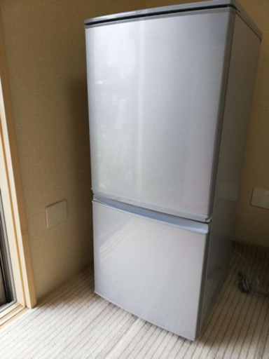 【配達無料】SHARP 137L 2014年製 冷蔵庫 どちらでもドア