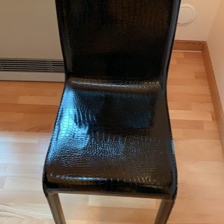 皮の椅子
