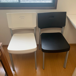 IKEA椅子　白2脚　黒2脚　お取引先決まりました。