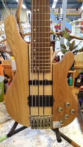 店舗同時販売中】プレイテック 6弦ベース アッシュボディー 店舗同時