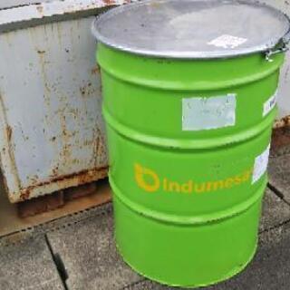 輸入濃縮ジュースのドラム缶 緑