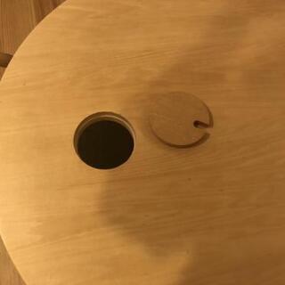 丸テーブル　パソコン作業可能