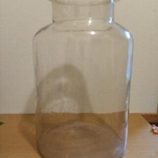 牛乳瓶型　水槽　花瓶　インテリアにどうでしょう
