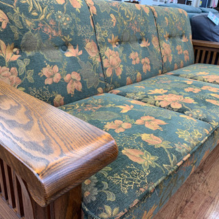 お洒落度up!!Bruggeの3人掛けソファーです!!