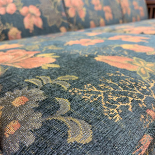 お洒落度up!!Bruggeの3人掛けソファーです!!