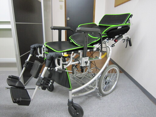 【未使用品】　車椅子 Miki製 リクライニング