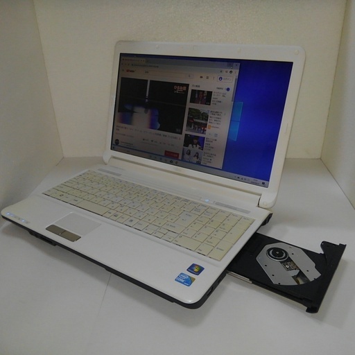 富士通Core-i3大画面ノート（外観に少し難有り）