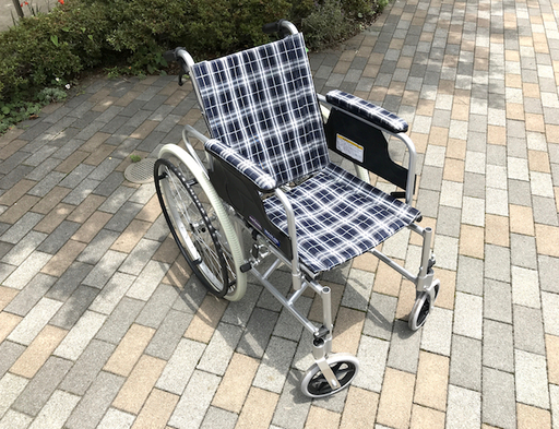 【お取引中】段階リクライニング車椅子【カドクラ】昨年購入した美品　フルリクライニングも可