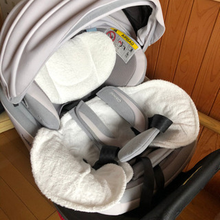 コンビ チャイルドシート クルムーブ 最上位モデル 新生児から4歳ごろまで