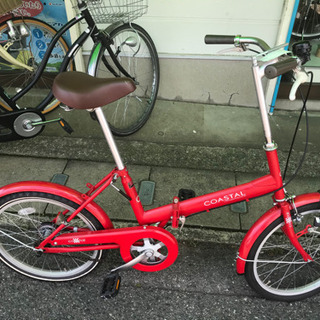 赤の折り畳み自転車