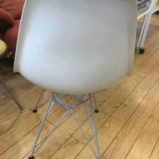 1人掛けｲｰﾑｽﾞﾁｪｱ Vitra 【ﾄﾚﾌｧｸ桶川店】
