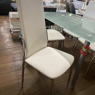 ガラステーブル食卓セット！やけくそ価格の13800円！ホワイト椅子が人気です！ ガラステーブル食卓セット！やけくそ価格の13800円！ホワイト椅子が