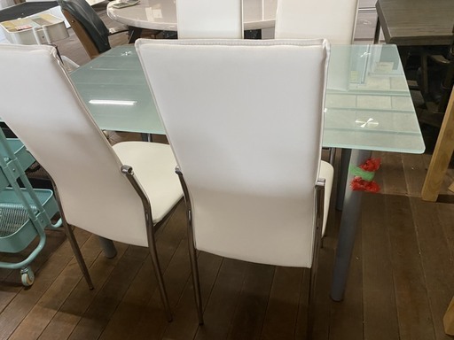 ガラステーブル食卓セット！やけくそ価格の13800円！ホワイト椅子が人気です！