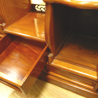 お値下げ！茶箪笥 唐木 幅118 奥行36 高さ128㎝ 透かし彫り キャビネット 飾り棚 茶棚 サイドボード 札幌 豊平区 西岡 