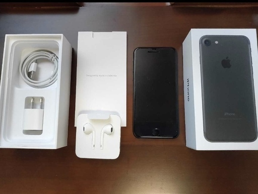iPhone - 【kyohei】iPhone 7 2台 32GB  SIMロック解除済 iPhone - 【kyohei】iPhone 7 2台 32GB SIMロック解除済