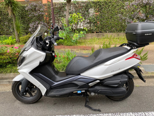 【超美品】KYMCO 新型Downtown 125i 2018年モデル ホワイト