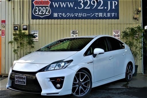 こんなにいじってるプリウスもいいんじゃない オトロン練馬店 草加のプリウスの中古車 ジモティー