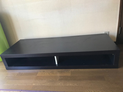 シンプルなテレビ台