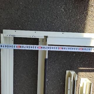 サッシの枠とシャッターのセット(中古) | clinicaversalles.com.pe
