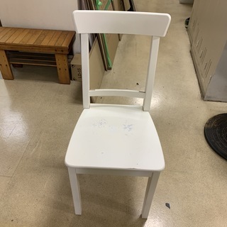 白い椅子（木製）差し上げます。