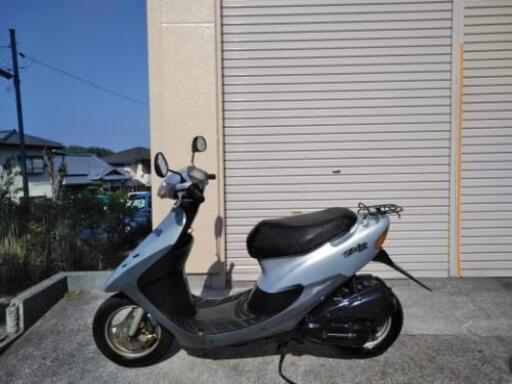 バッテリー、エアフィルター新品　人気のフロントディスクブレーキ　AF35　ホンダ　ライブディオ