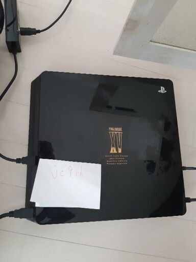 取引中）プレイステーション4本体 HDD1TB FINAL FANTASY XV LUNA